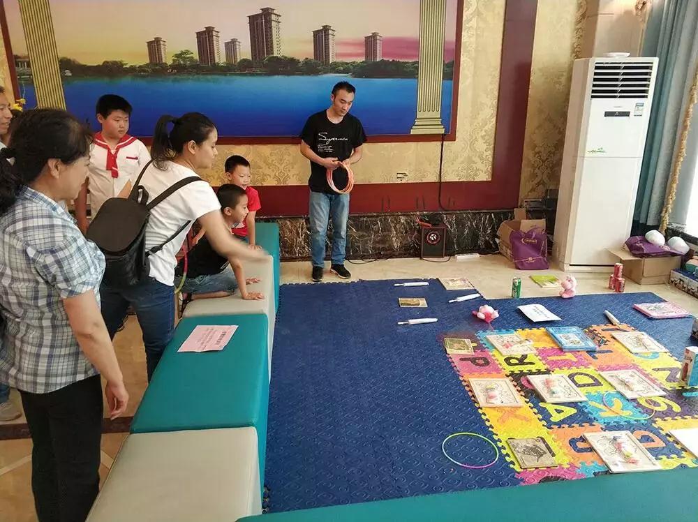关卡1:套圈游戏 经典公园游戏"再现江湖" 规则:每人20次套圈机会,套