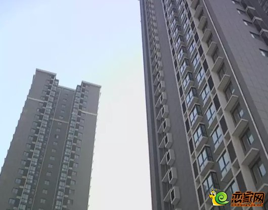 在向阳路东段,有一处在建的公租房小区,乔榭